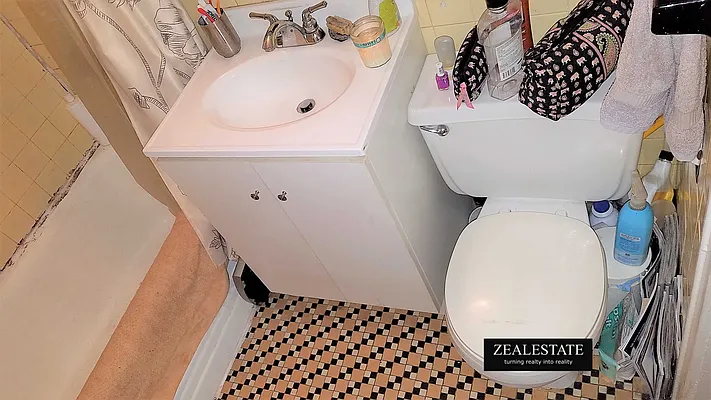 Rented by ZealEstate Group Inc | media 28