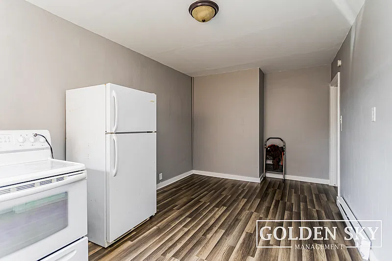 2 bed, 1.0 bath, $800 — Photo 4