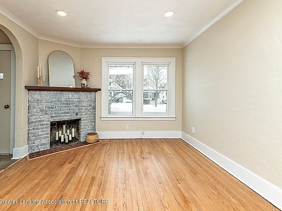 2nd image of 519 N Clemens Ave