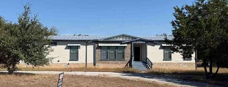 1st image of 269 Rangeland Rd