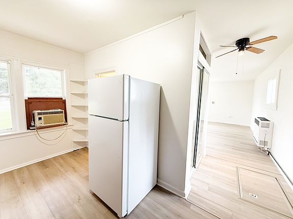 4th image of 2910 Farragut St #B