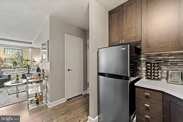 1 bed, 716 sqft, $2,500 — Photo 3