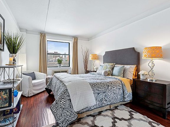 4th image of 130 Lenox Ave #420