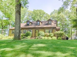 27 Rolling Hill Dr, Morristown, NJ 07960