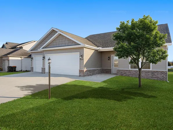 725 Debates St, Washington, IL 61571