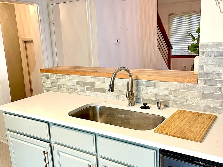 4315 Monona Dr — Photo 13