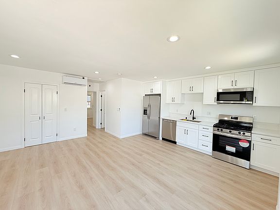 5th image of 5659 Woodman Ave