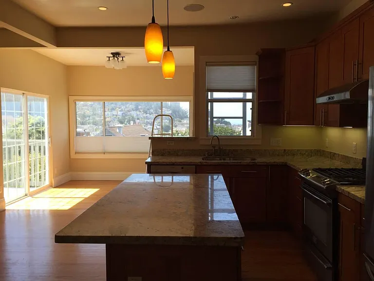 909 Ashbury St #4 — Photo 16