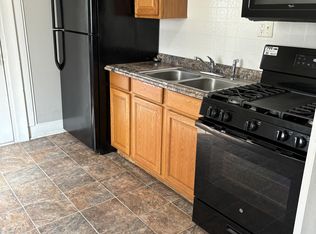 118 N Walnut St #B, Springfield, IL 62702