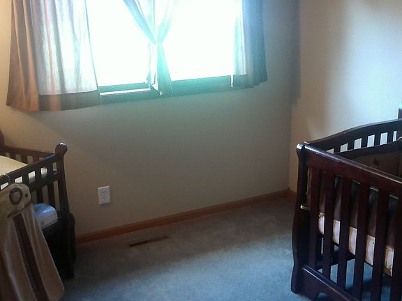 2nd image of 654 Portland Mews
