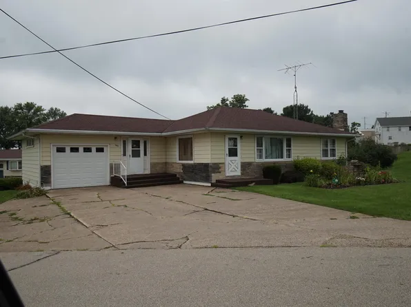 100 S 1st St, Springbrook, IA 52075