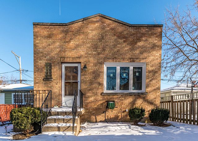 1st image of 2651 N Melvina Ave