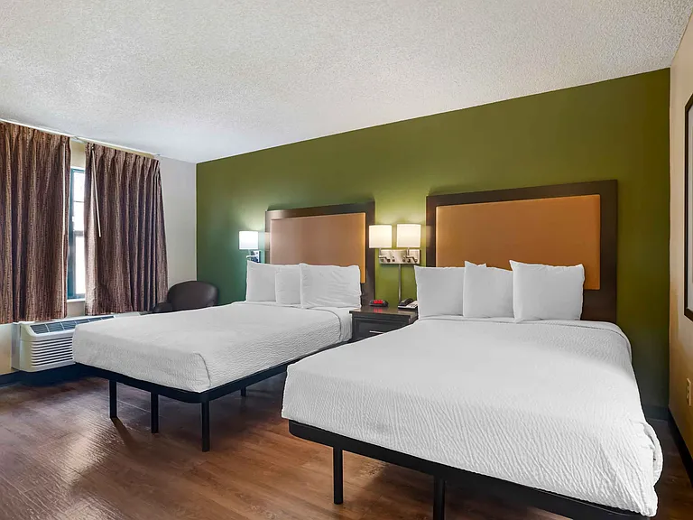 Studio Suite - 2 Full Beds