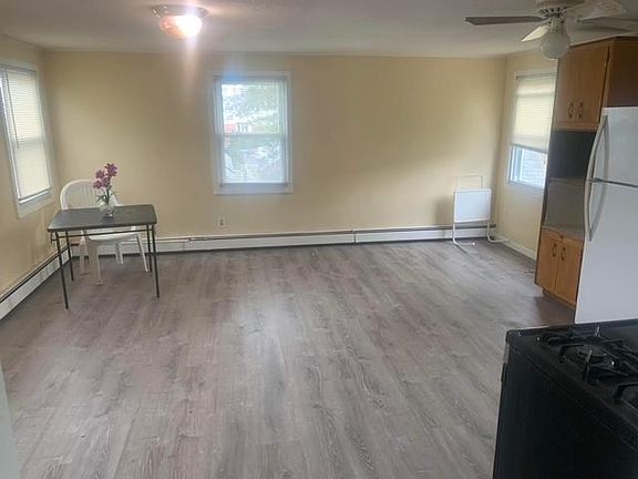 4th image of 25 Lehrer Ave Floor 2