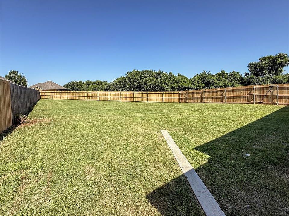 2nd image of 11728 SW 14th St