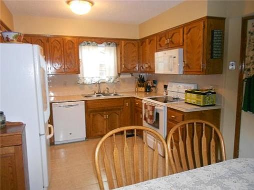 5th image of 1417 Camille St