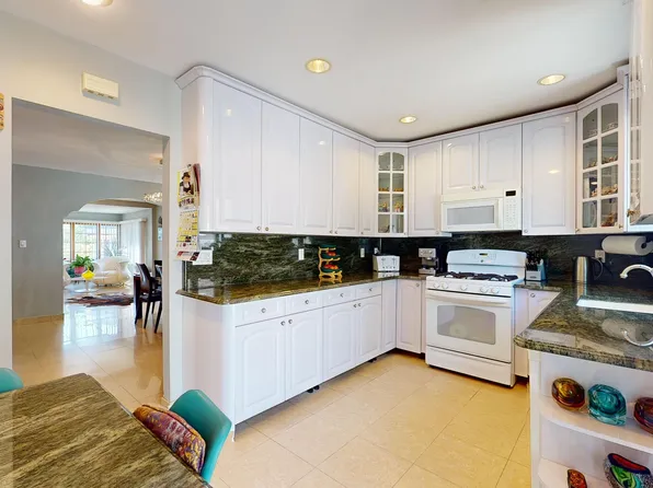 1934 Haring Street image 8 of 28