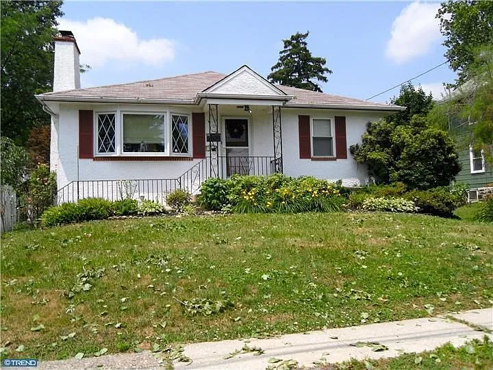 114 Lewis Ave photo 1