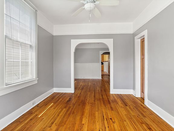 2nd image of 804-806 Constantinople St