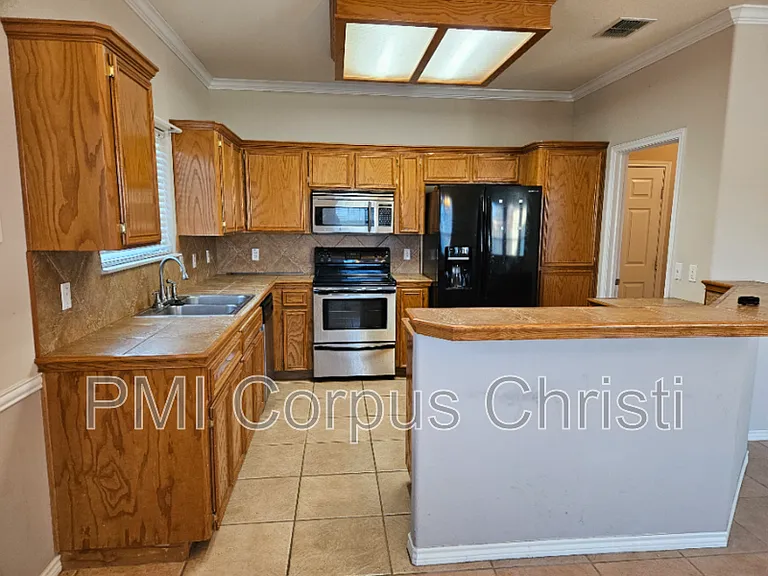 2337 Handlin Dr — Photo 7