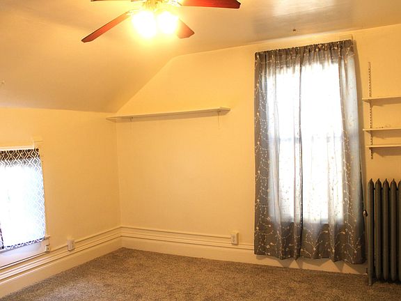 5th image of 319 E Spruce St APT 5