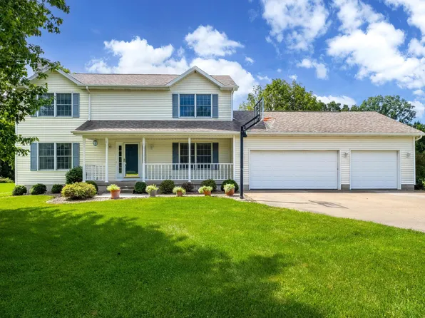 2662 Becky Thatcher Rd, Muscatine, IA 52761