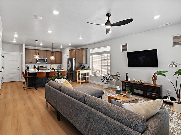 3rd image of 188 E Hamilton Row