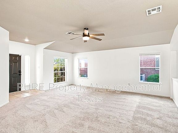 4th image of 3232 Clinton Pl