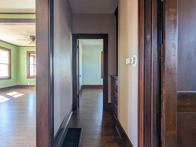 512 Lake St — Photo 6