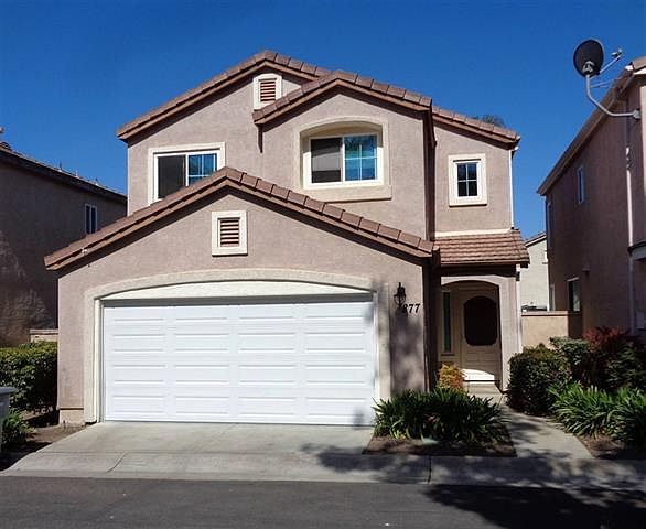 1st image of 877 Wisteria Dr