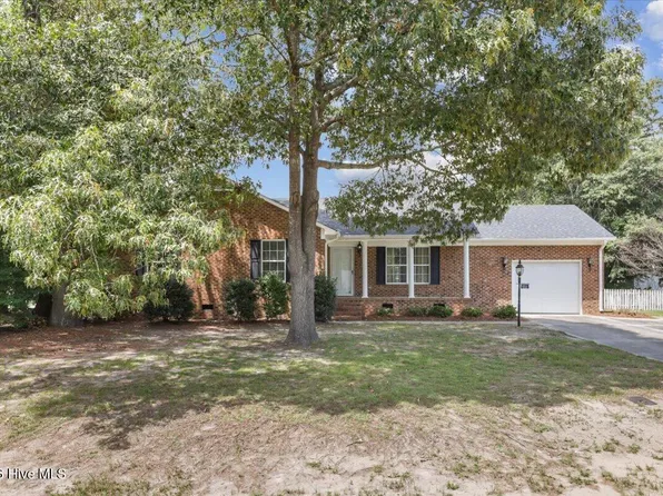 2495 Stratford Drive, La Grange, NC 28551