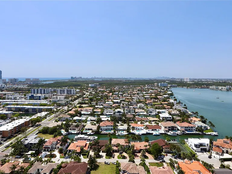 1000 Island Blvd #Penthouse 2 — Photo 29