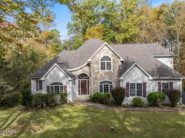 608 Washington Xing, East Stroudsburg, PA 18301