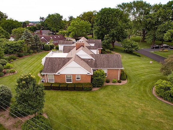 5th image of 640 West Dr