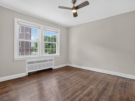 4th image of 180 Summit Ave APT E3