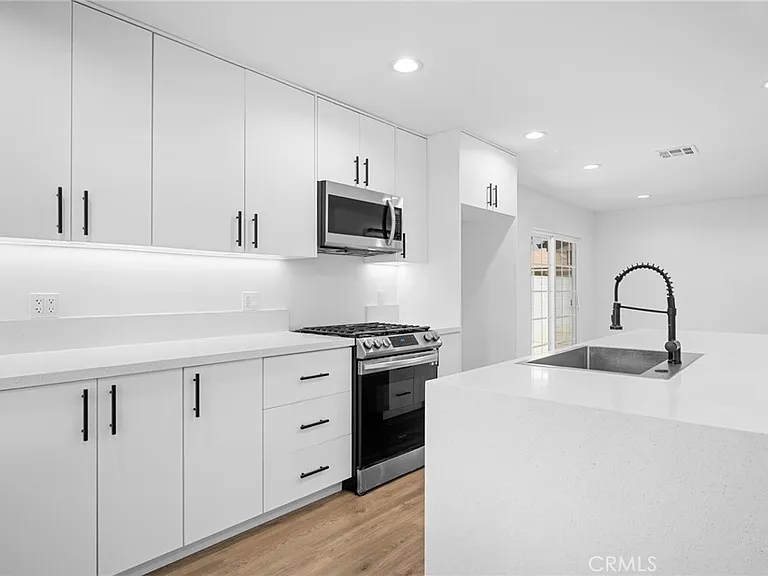 1010 Mariposa St — Photo 6
