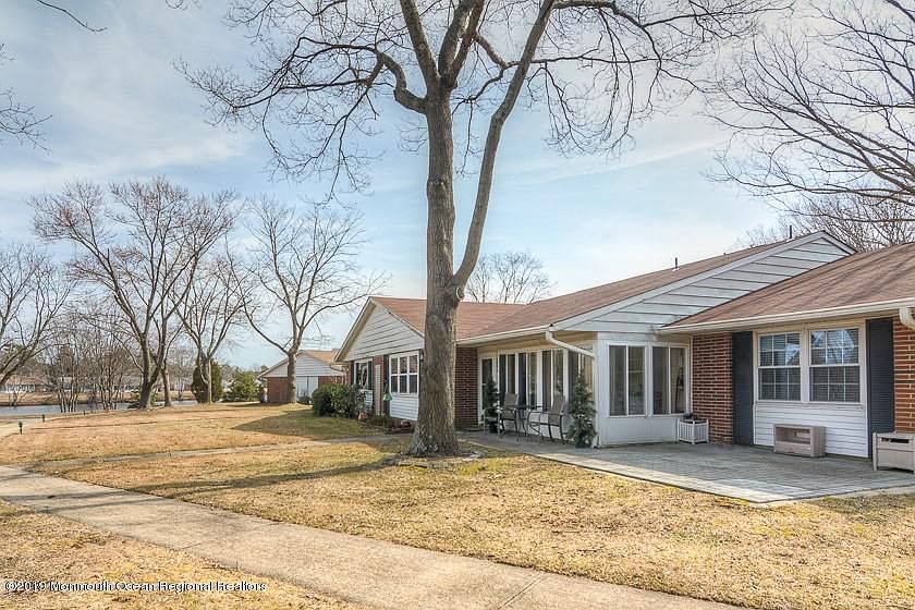 1st image of 588B Lake Point Dr
