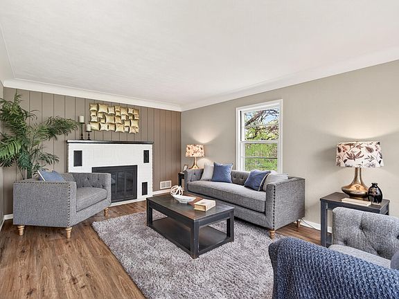 3rd image of 12122 Crooked Lake Blvd NW