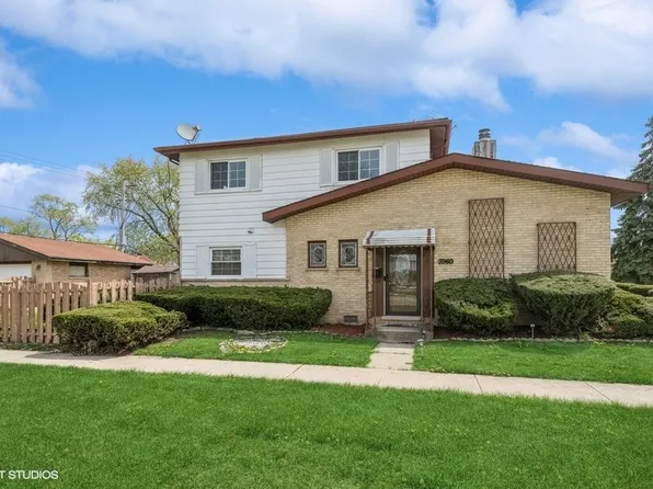 7960 W Park Ave, Niles, IL 60714