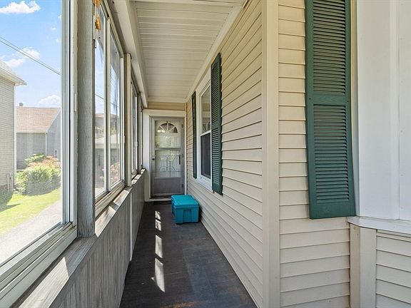5th image of 140 Lake View Ave