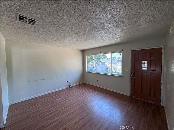 5th image of 842 W Los Felis Ave