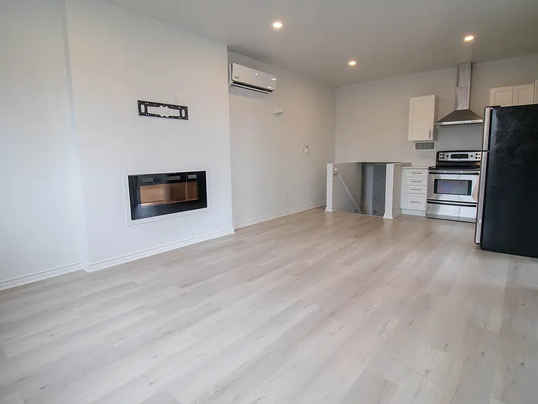 6748 Winston St — Photo 3