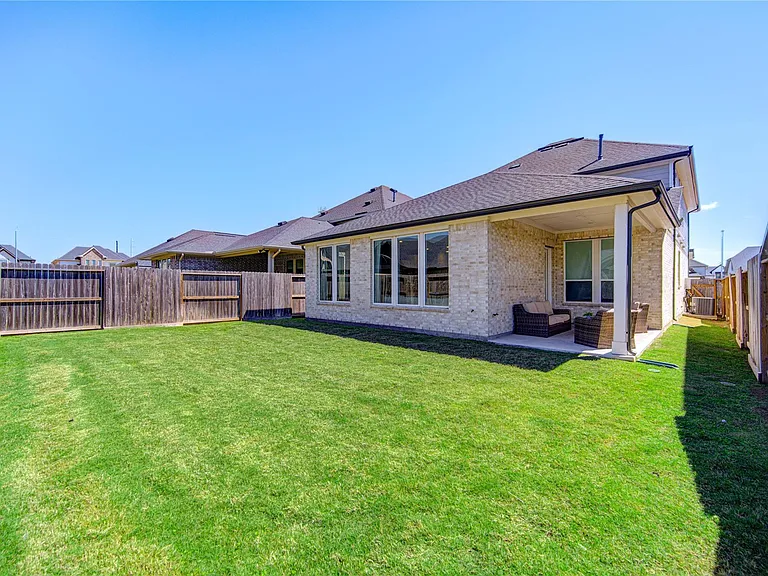 4110 Sherman Oak Ln — Photo 45