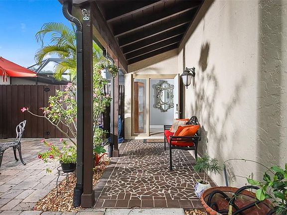 4th image of 3957 Glen Oaks Manor Dr #8