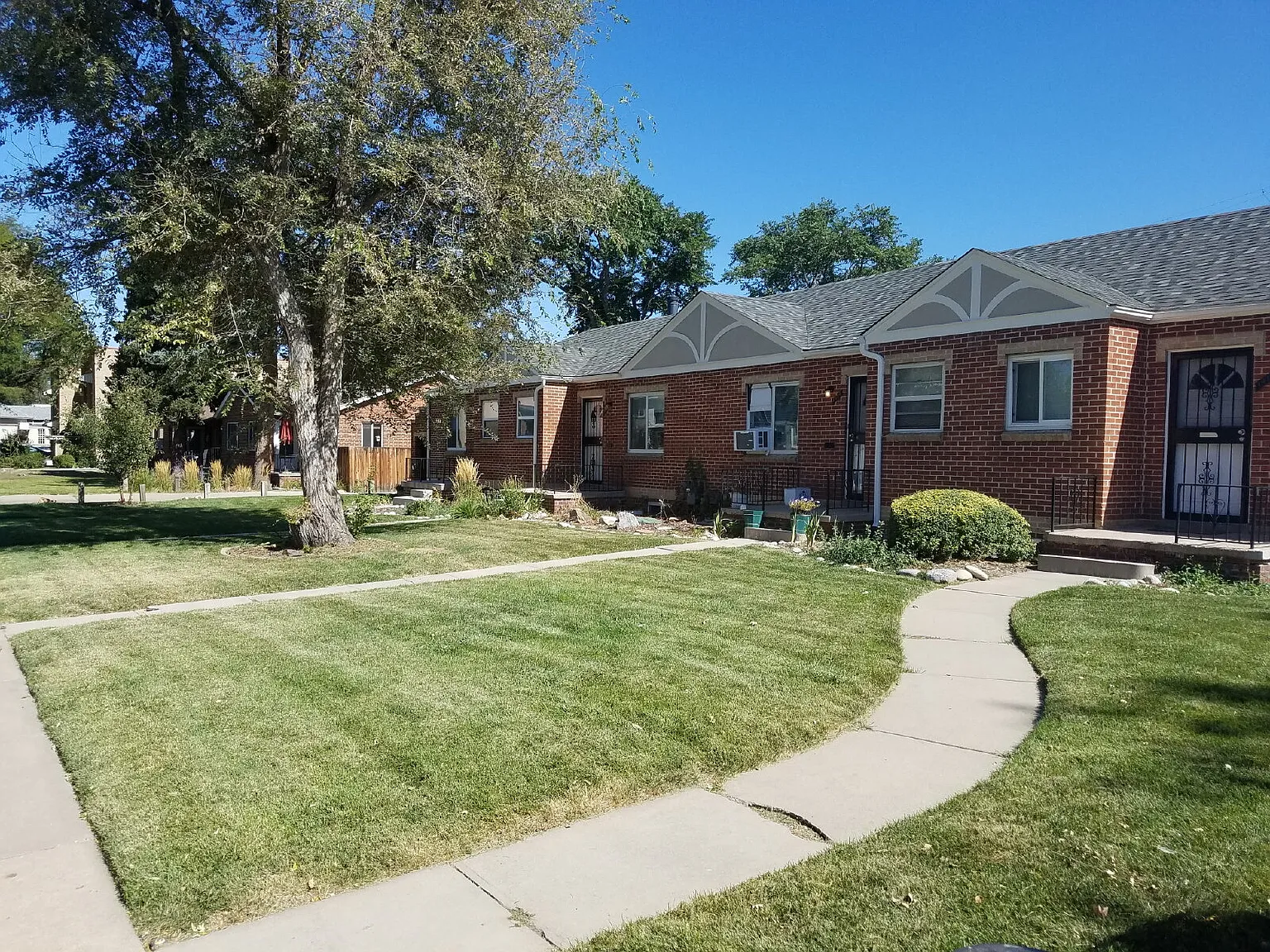 1 bed, 1.0 bath, 472 sqft, $1,000 — Photo 3