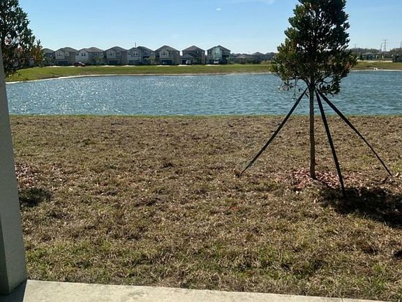 4th image of 8200 Crescent Oaks Dr