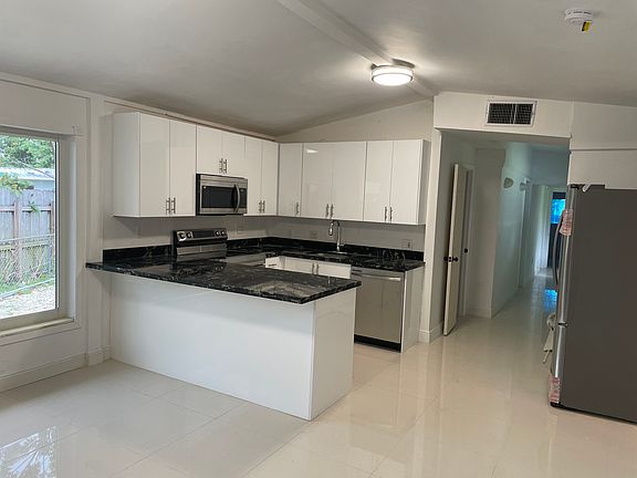 3rd image of 1777 NE 178th St