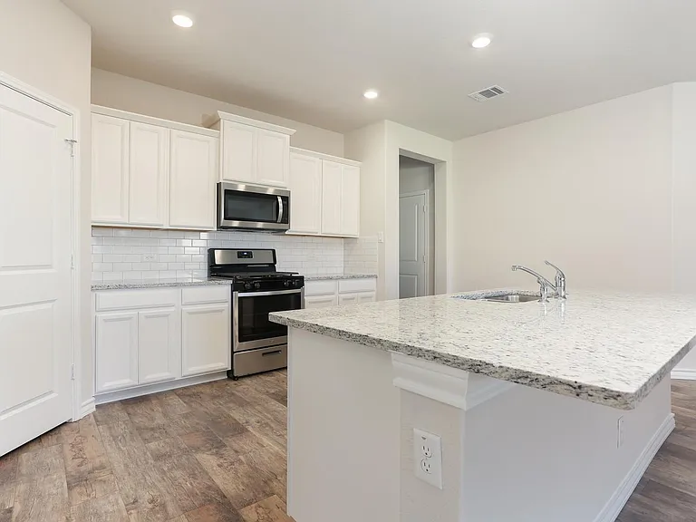 545 Blue Stem Rd — Photo 3