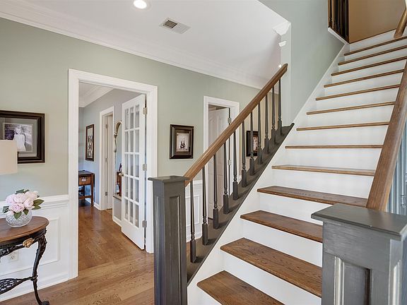 4th image of 608 Forestdale Dr