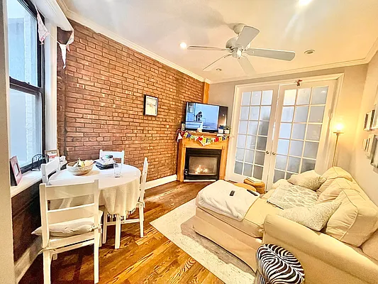 Rented by Century 21 Premier  | media 3